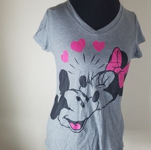 Disney's Mickey And Minnie Mouse Kissing T-shirt